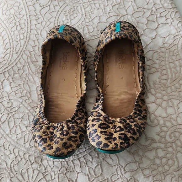 Tieks Leopard Print Flats Size 7 - Picture 2 of 9